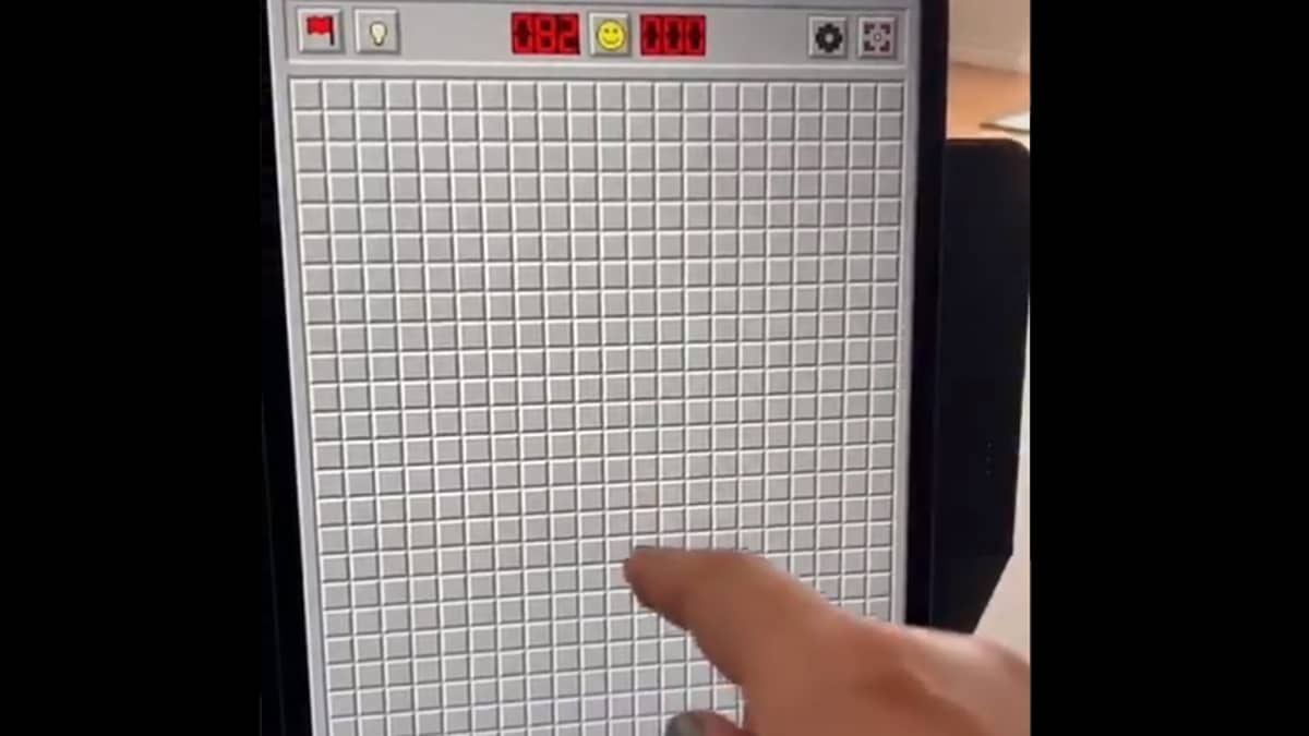 Microsoft Minesweeper Video Of Woman Learning How To Play Blows Minds