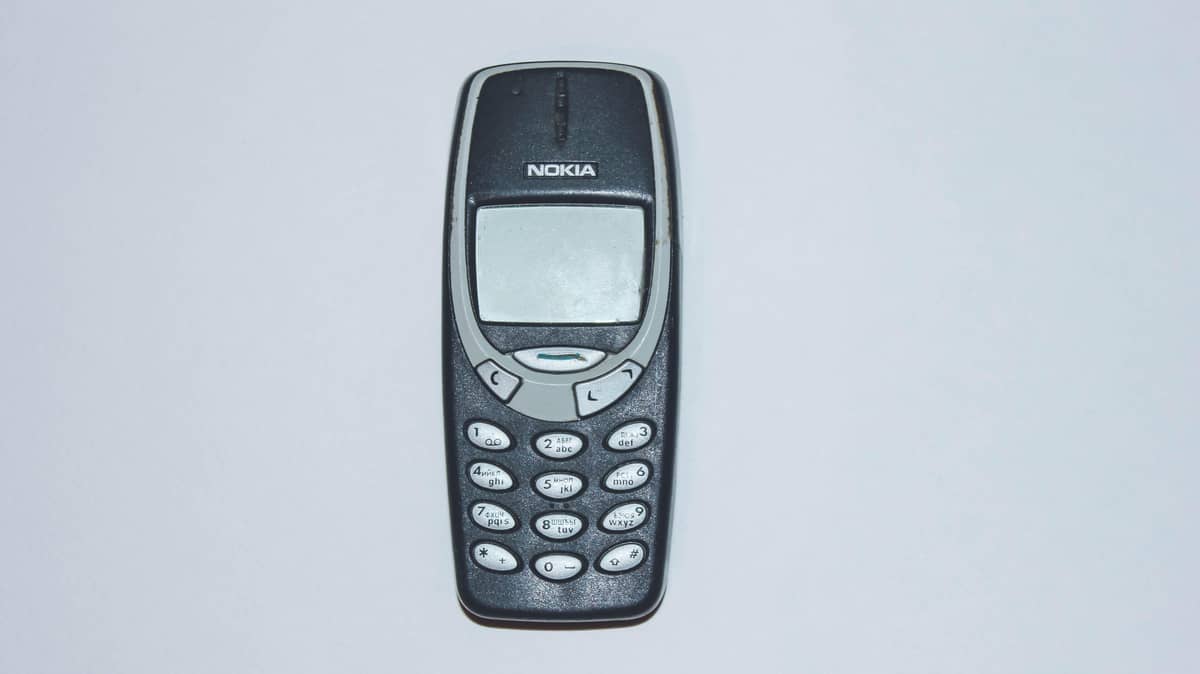 الحد الأدنى فتاة هستيري  Nokia Is Re-releasing Its Classic 'Brick' Phone For 20th Anniversary