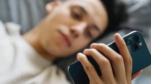 Here's Why You Can't Stop Scrolling On Your Phone Before Going To Sleep