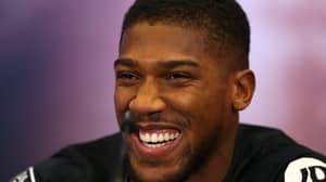 Anthony Joshua Loses £10,000 Wide Grip Pull-Up Bet Against Mate