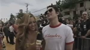 Clip Of Johnny Knoxville 'Trying To Flirt' With Beyoncé Goes Viral
