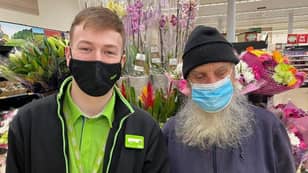 Shoppers Applaud Worker's Kind-Hearted Actions For Elderly Blind Customer
