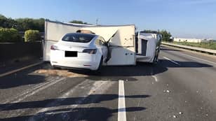 Tesla Car Driver Claims Was On Autopilot Smashes Into Overturned Lorry