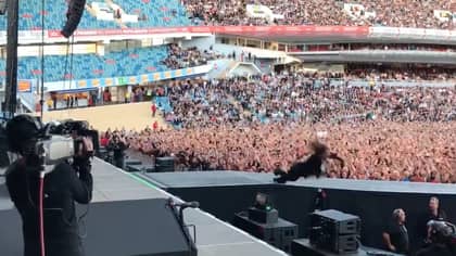 Foo Fighters Prank Crowd In Sweden As Dave Grohl Pretends To Break Leg