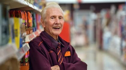 UK’s Oldest Supermarket Employee Is Retiring At The Age Of 95 