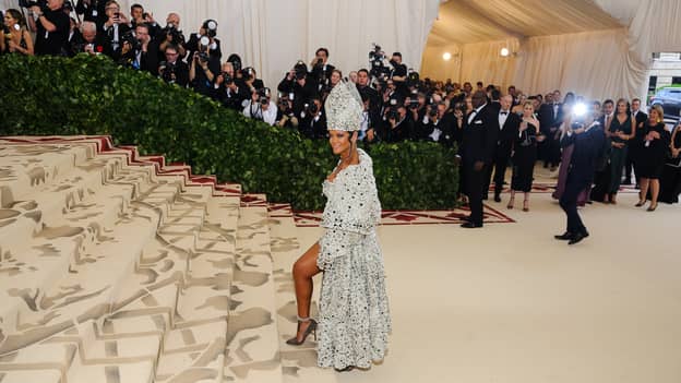 Rihanna Angers Catholic Fans By Wearing Pope Outfit To Met Ball 