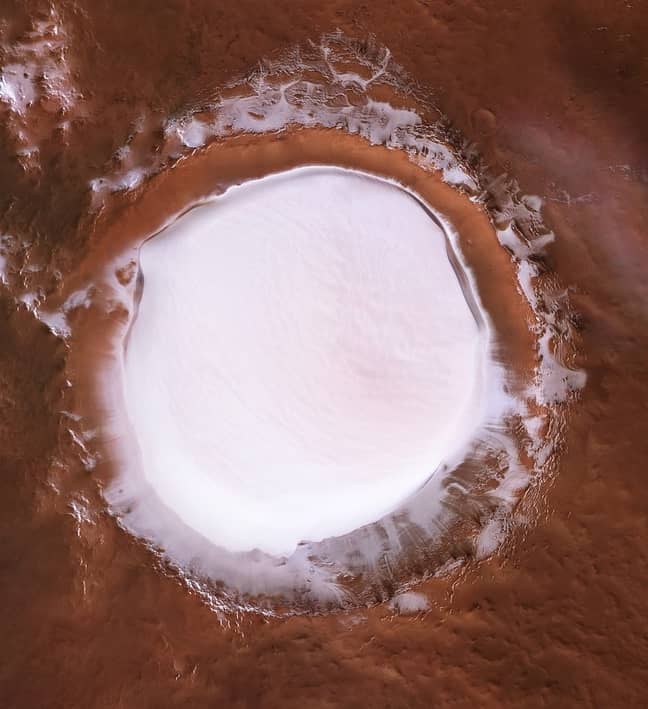 The huge icy crater on Mars. Credit: ESA/DLR/FU Berlin