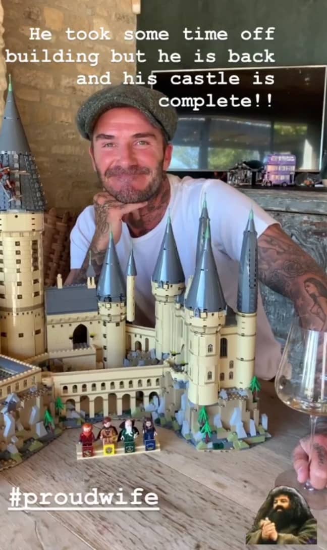 Uforudsete omstændigheder Uventet høj David Beckham Looks Proud Of Himself After Making Lego Hogwarts Castle -  LADbible