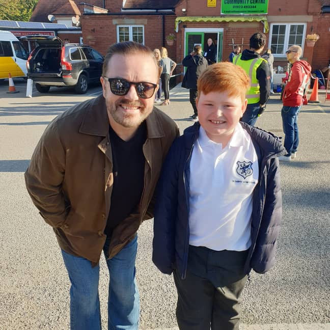 Thomas with Ricky on set. Credit: Debbie Bastable 