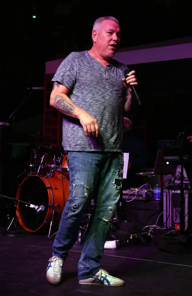 Steve Harwell performing in 2017. Credit: Alamy