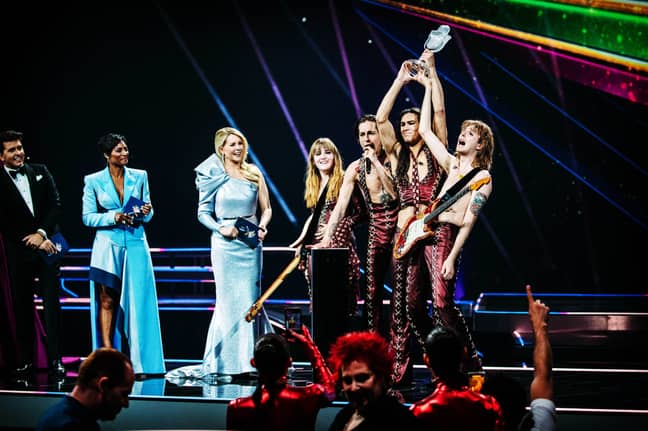 Les concurrents italiens de Måneskin célèbrent leur victoire au Concours Eurovision de la chanson.  Crédit: PA