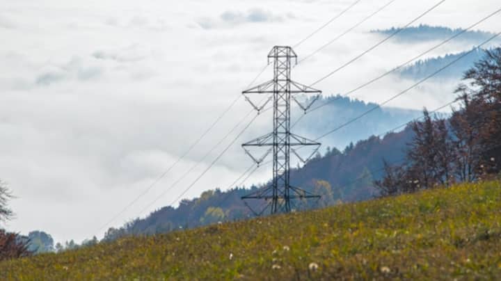 Police Warn Against Hammocking On High Voltage Electricity Towers