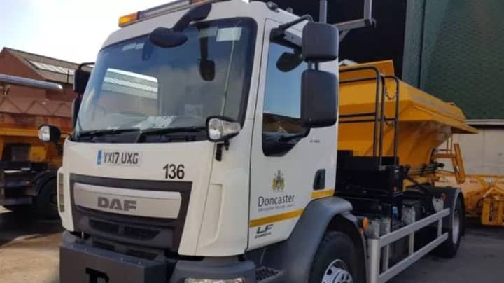 Council Gritter Named 'Gritsy Bitsy Teeny Weeny Yellow Anti-Slip Machiney' After Public Poll