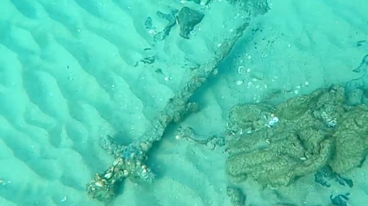 Diver Pulls 900-Year-Old Sword From Bottom Of The Sea