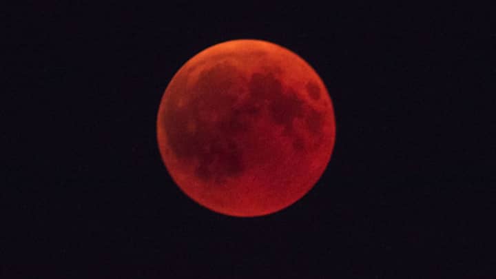 Next Week's 'Blood Moon' Is A Warning That 'The End Of The World Is Near'