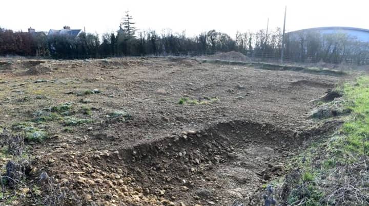 42 Mysterious Old Skeletons Discovered In A Field Near Milton Keynes 