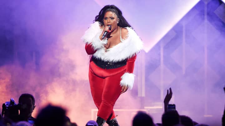 Lizzo Encourages People To Donate Money At FOMO Festival To Bushfire Appeal