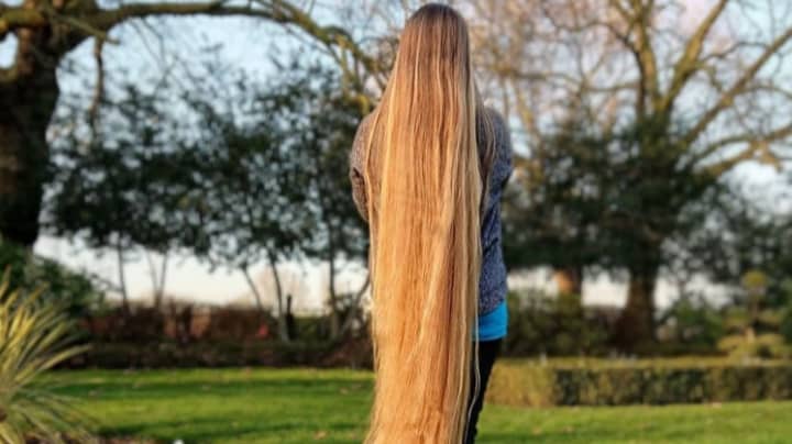 Woman With 5ft 2in Hair Says Men 'Fall In Love' With Her Because Of It -  LADbible