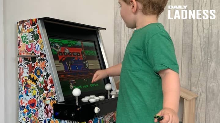 ​Dad Builds Incredible DIY Arcade Machine For His Son So He Can Play 'Old School Games'