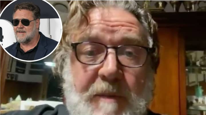 People Shocked At How Different Russell Crowe Looks As He Shouts Out Johnny Vegas' St Helens Charity