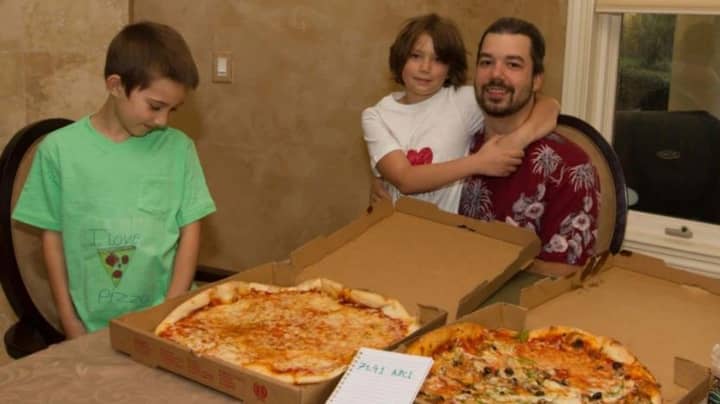 Man Who Spent Bitcoin Now Worth £270 Million On Two Pizzas Has No Regrets