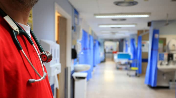 4,500 Retired Doctors And Nurses Have Already Signed Up To Return To The NHS