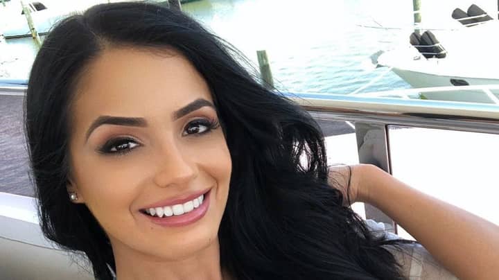 Ring Card Girl Responds To Guy Who Asked Her On Date After ‘Falling In Love’ At Boxing