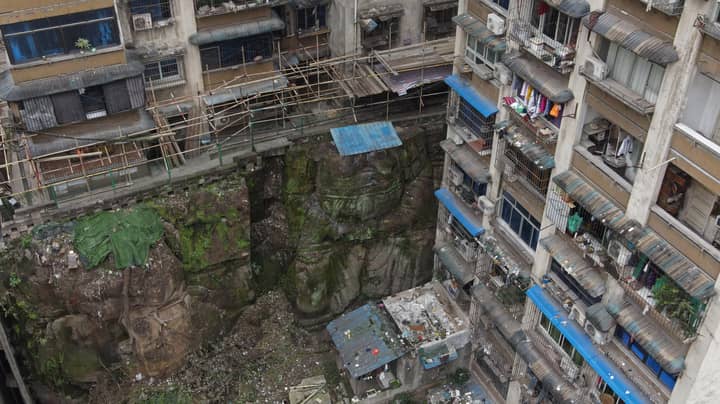 Huge Headless Buddah Statue Found Under Building In China