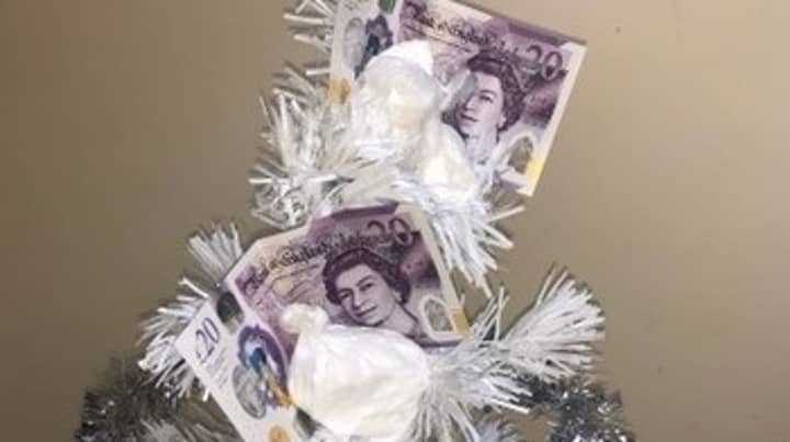 Picture Of Xmas Tree Decorated With £20 Notes And White Powder Found On Drug Dealer's Phone