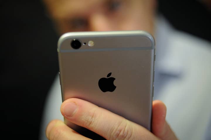 ​There's A Secret One-Handed Keyboard Hidden Within Your iPhone