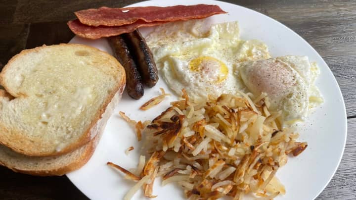 Brits Respond To 'Full American Breakfast' That Just Isn't Up To Scratch