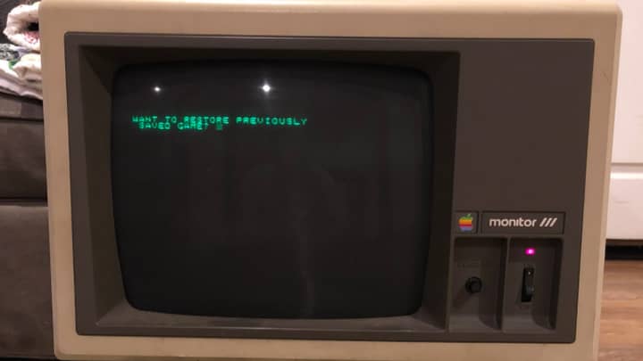 Man Shocked To Find His 35 Year Old Apple Computer Still Works 