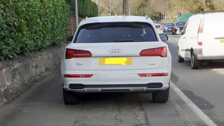 Parents Call Out ‘Selfish’ Audi Driver For Parking Entirely On Pavement Near School