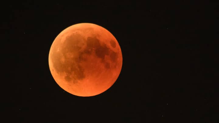 ​Super Blood Wolf Eclipse Will Turn Moon Red Tonight