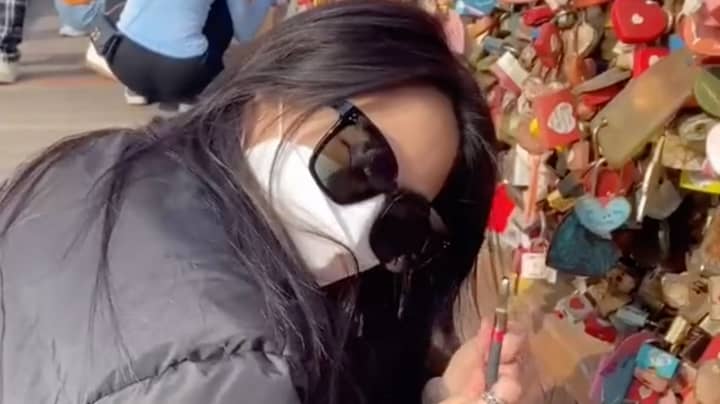 Woman Flies 10,000kms To Destroy A Lock Love She Shared With Her Ex
