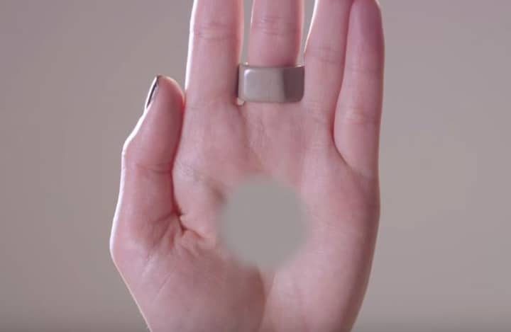 This Optical Illusion Will Make You Think You Have A Hole In Your Hand
