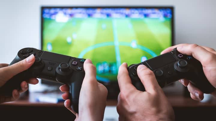 Pro FIFA Player Is Giving Out FIFA 19 Lessons For £17 An Hour