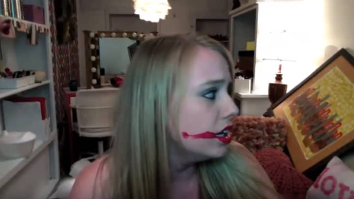 YouTuber Claims Her Make-Up Tutorial Is Interrupted By 'Earthquake'