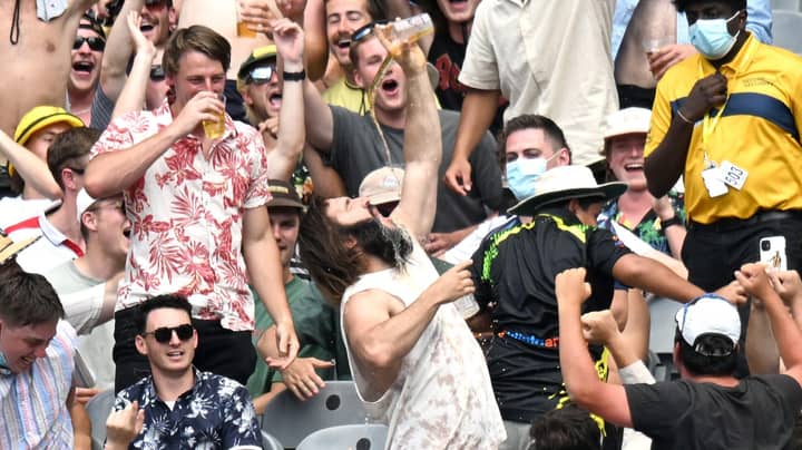 Fans Are Being Kicked Out Of The MCG During The Ashes For Skolling Beer