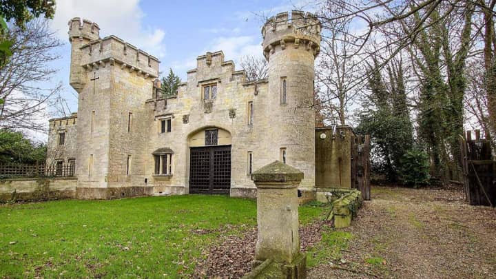 You And 15 Friends Can Rent A Castle From £13 Each Per Night