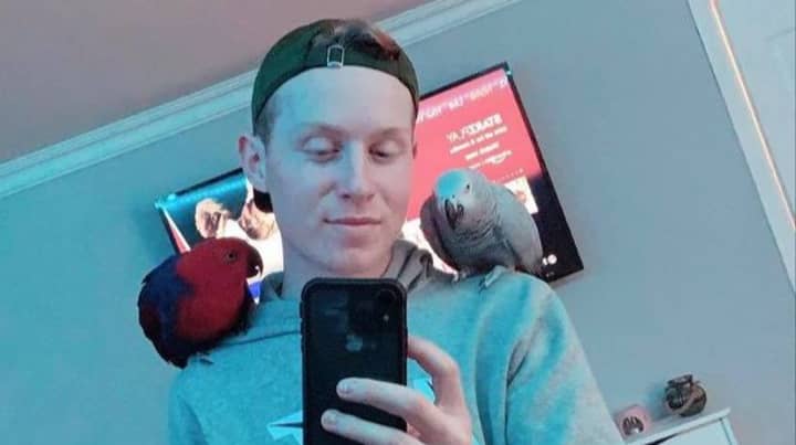 Parrot Makes Fart Noises And Has Glaswegian Accent After Living With Man For Years