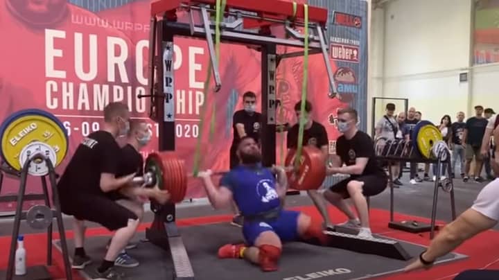 Weightlifter Fractures Both Knees In Horrific Accident During 400kg Squat