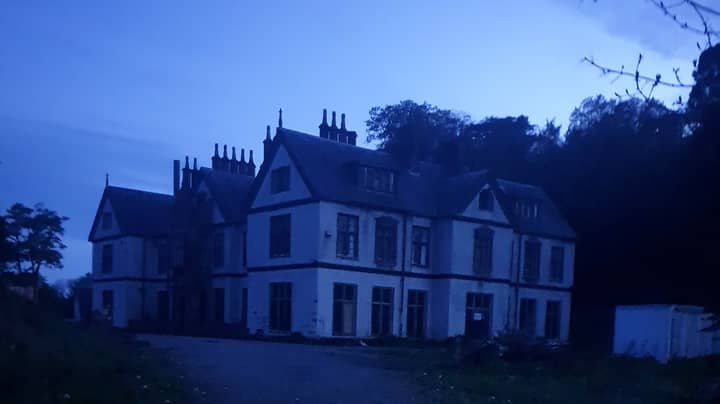 Ghost Hunters Capture Weird Shadowy Figure At Abandoned Mental Asylum 