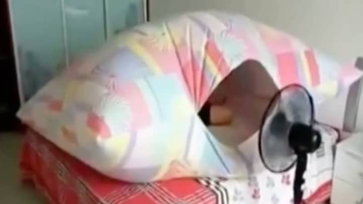 People Are Sharing Their Genius Fan Hack For Sleeping In The Heat