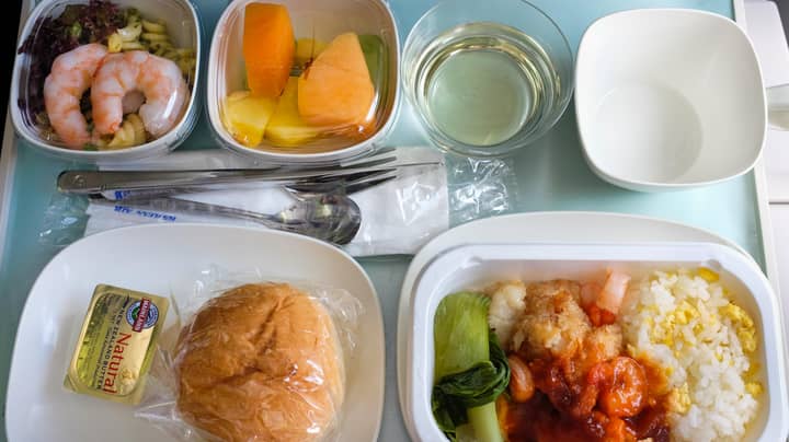 ​Pilot Shares Strict Rule On What They're Allowed To Eat During Flight