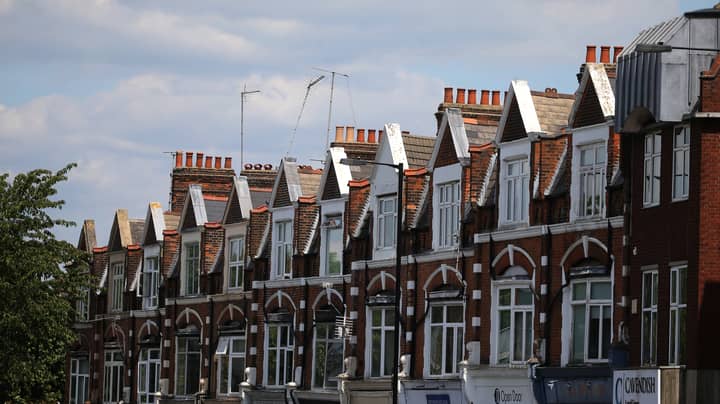 Earthquake Hits UK Leaving Houses 'Shaking'