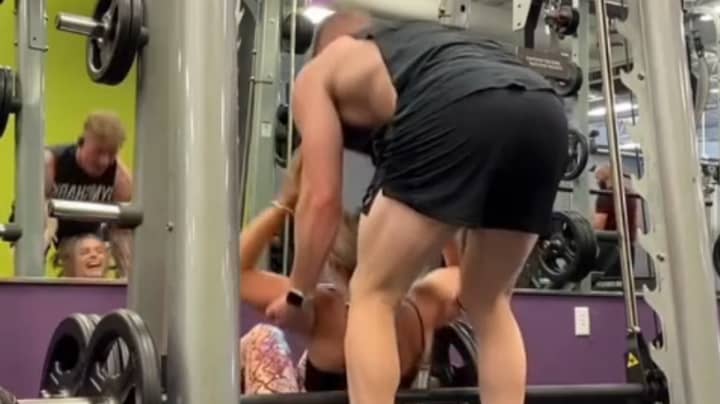 Woman Ends Up On Date With Guy Who Saved Her From Weight Machine