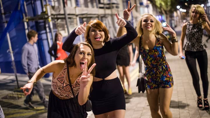 Scientists Explain Why Women Don't Feel The Cold On Nights Out 