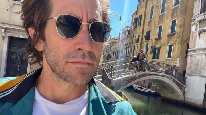 Jake Gyllenhaal Goes To Venice And Walks Past Someone Playing One Of His Characters