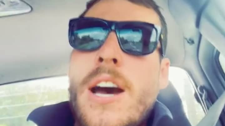 Aussie Bloke Wants People To Get Back Into The One Finger Wave While Driving